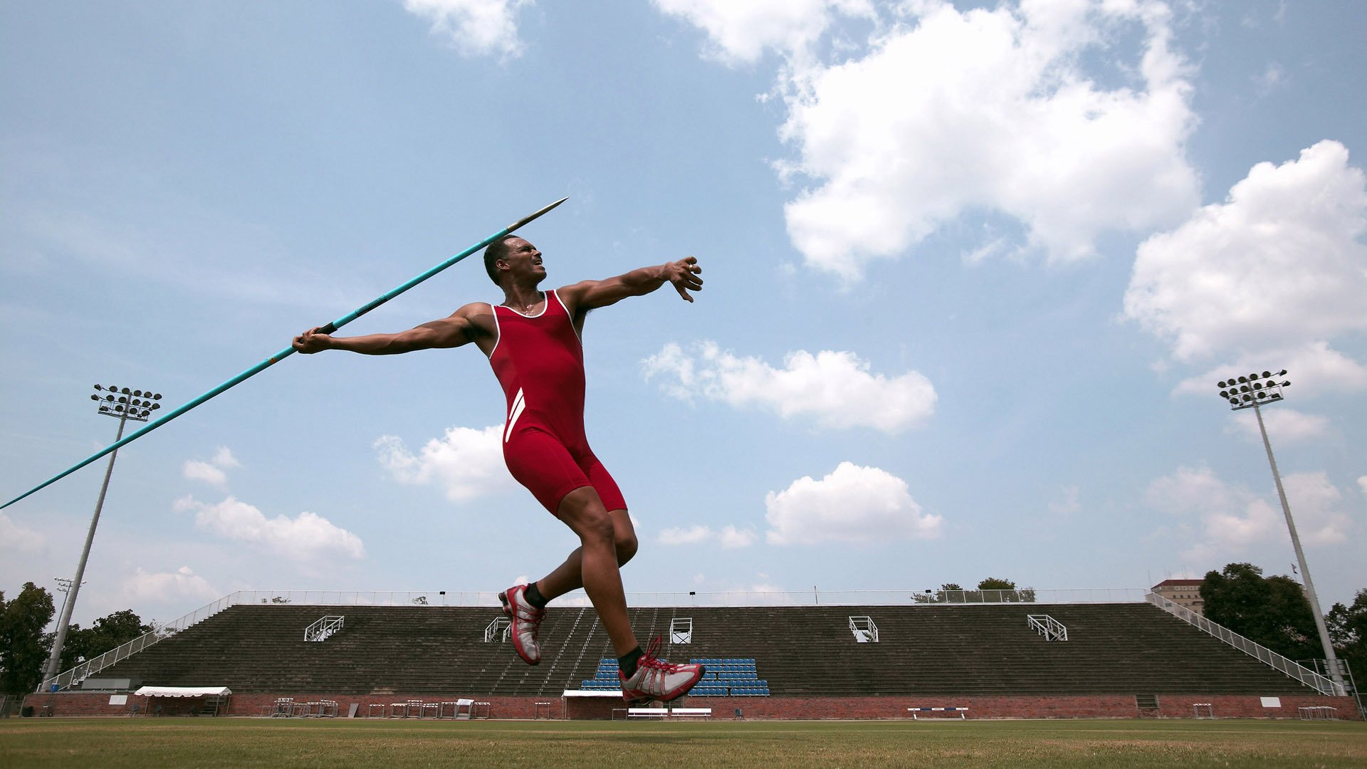 女子田径100米中国新星跑出11秒05打破全国纪录，中国田径女子100米选手