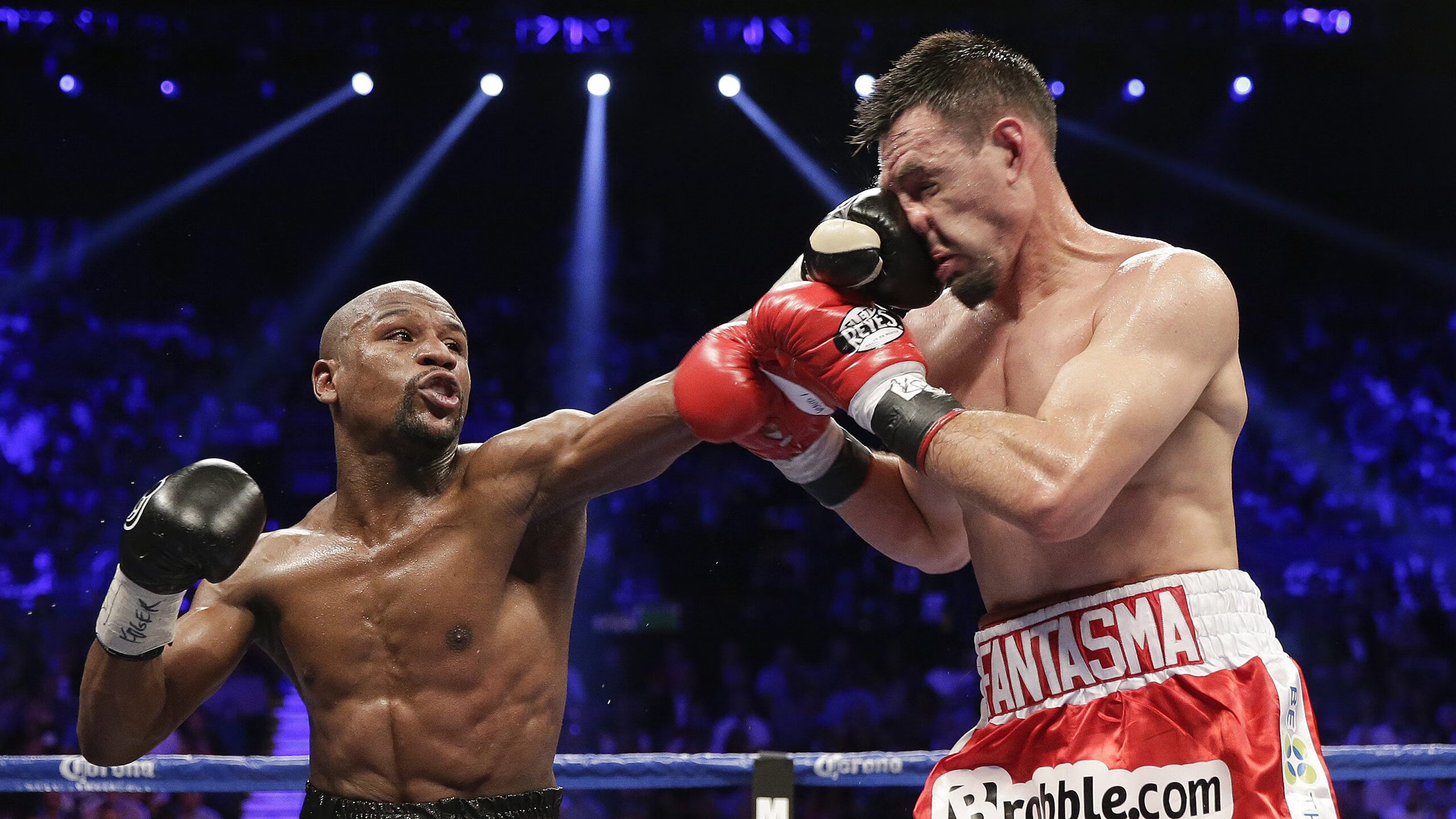 未来足球场馆智能照明系统实现节能减排目标，足球场照明方案