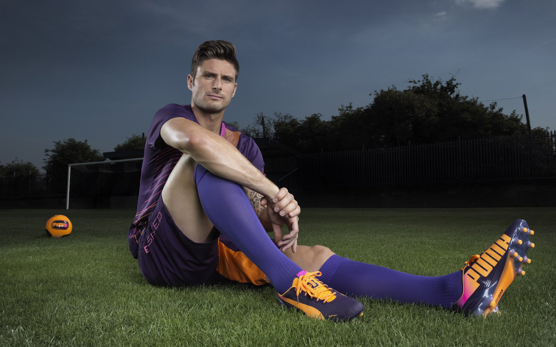 法甲经典战役：高空球争夺中的力量角逐