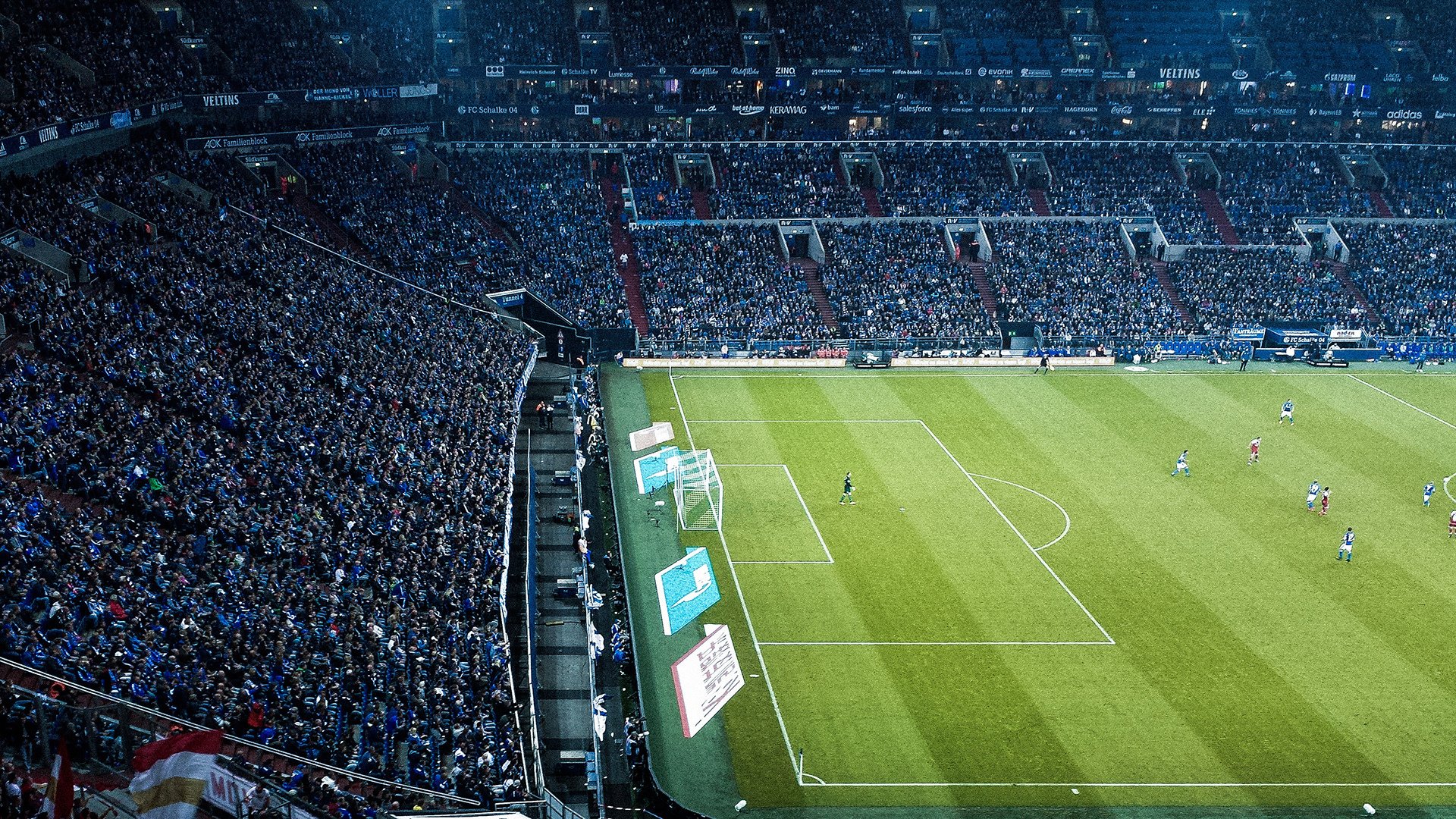 _湖人队迎难而上,誓夺季后赛席位_,湖人主场时隔8年再迎季后赛